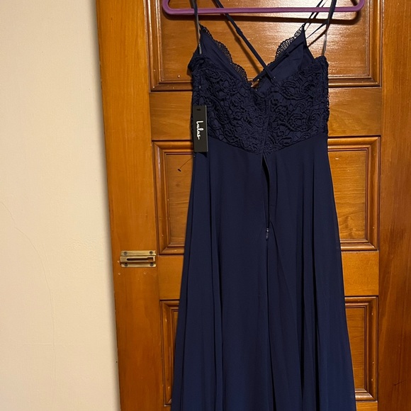 Lulu’s navy lace maxi dress, size small, NEVER WORN - Picture 4 of 6